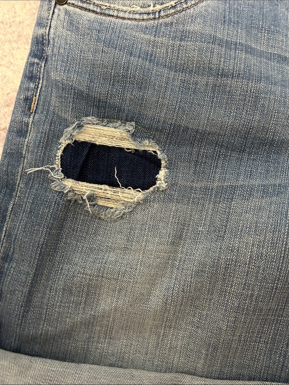 KUT FROM THE KLOTH Classic Blue Distressed Denim Shorts - Women 12 - Picture 3 of 11